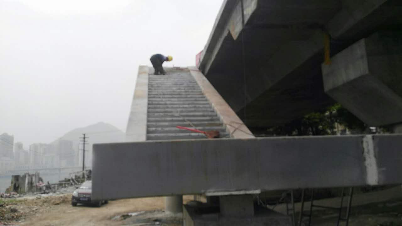 安化大桥人行钢结构步梯