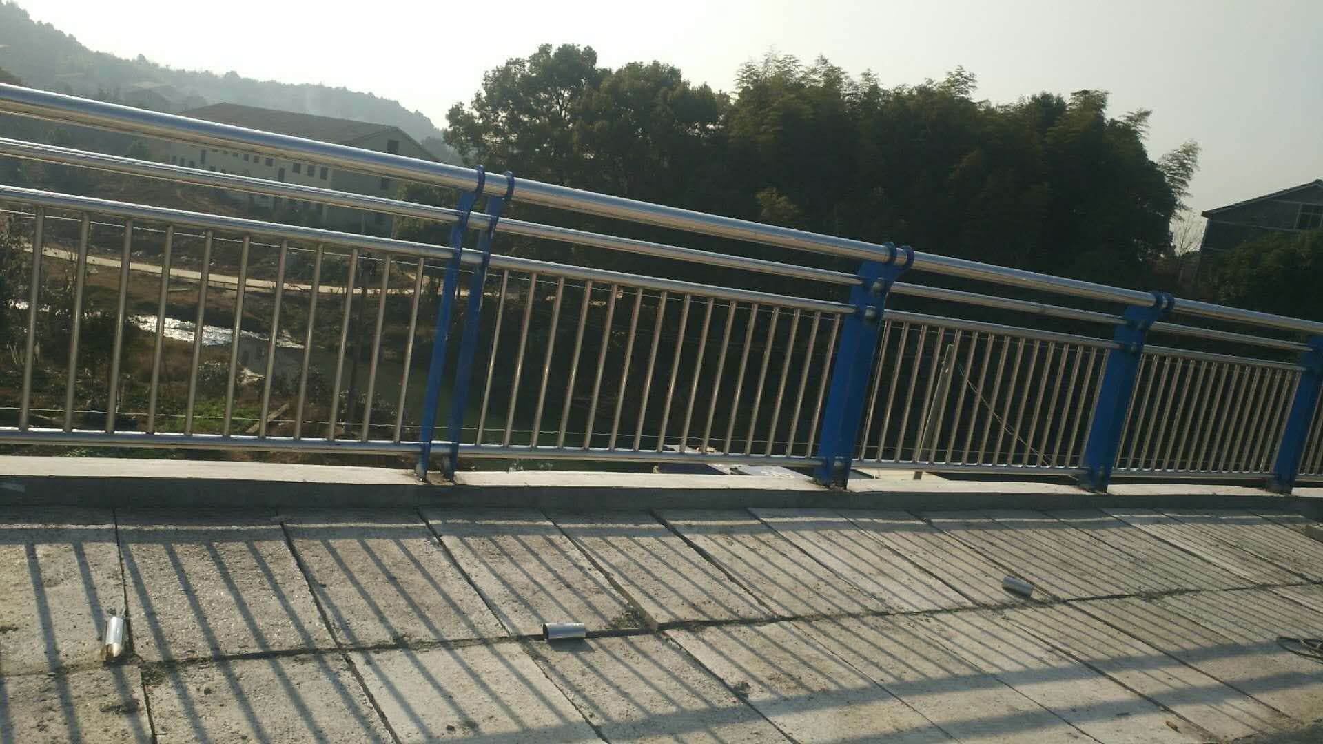岳阳空港大道三叉港大桥护栏