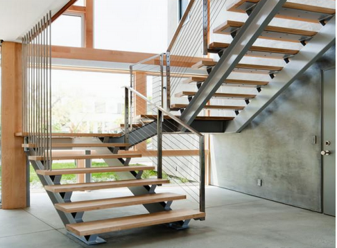 如何挑选和安装钢结构楼梯